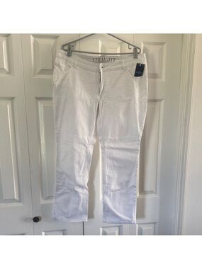 Classic White Straight Leg Women's Jeans